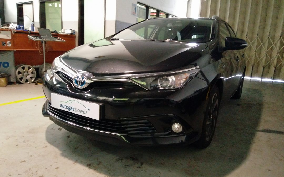 Toyota Auris Hybrid